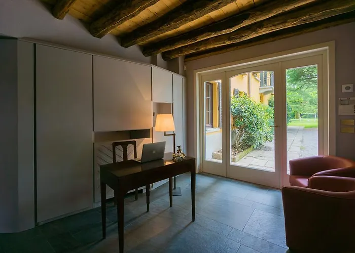 Relais Di Adinolfi Oda ve Kahvaltı Annone di Brianza